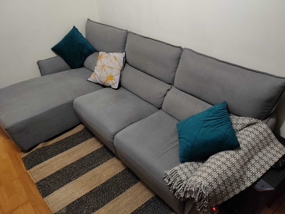 Sofá de 3 lugares com chaise-longue do lado direito