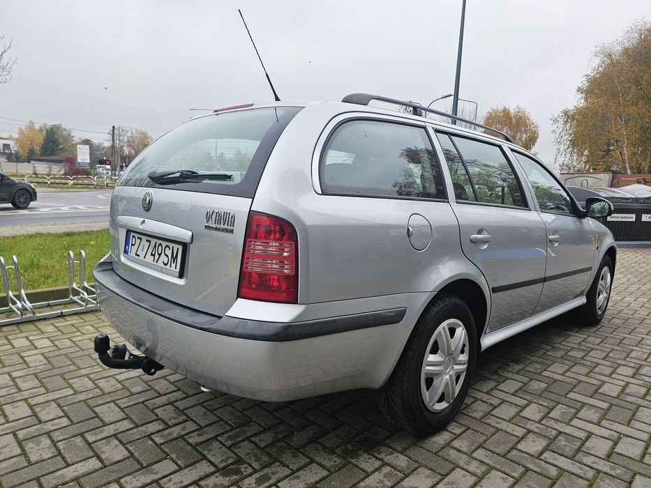 Skoda Octavia TOUR PREMIA 1.9 TDI 105KM Combi Hak 2010r