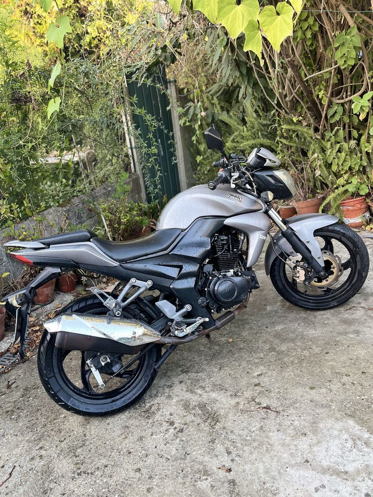 Mota Modelo SYM 125cm 24000 quilometros