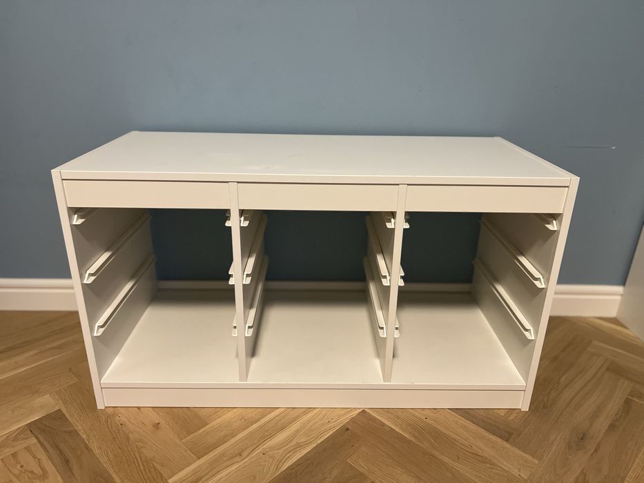 Regał Ikea Trofast biały z pojemnikami