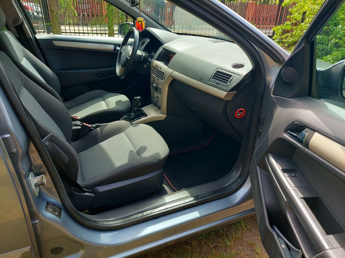 Opel Astra 1.9 CDTI Klimatyzacja Tempomat