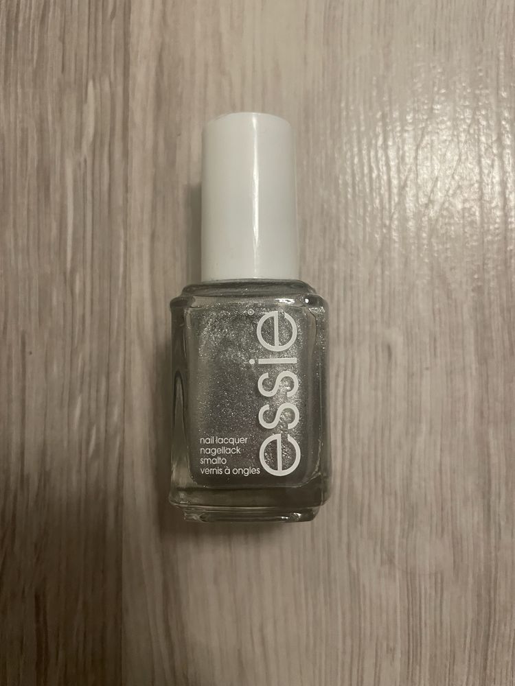 Lakier do paznokci Essie