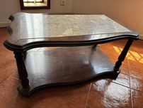 Mesa de apoio com marmore
