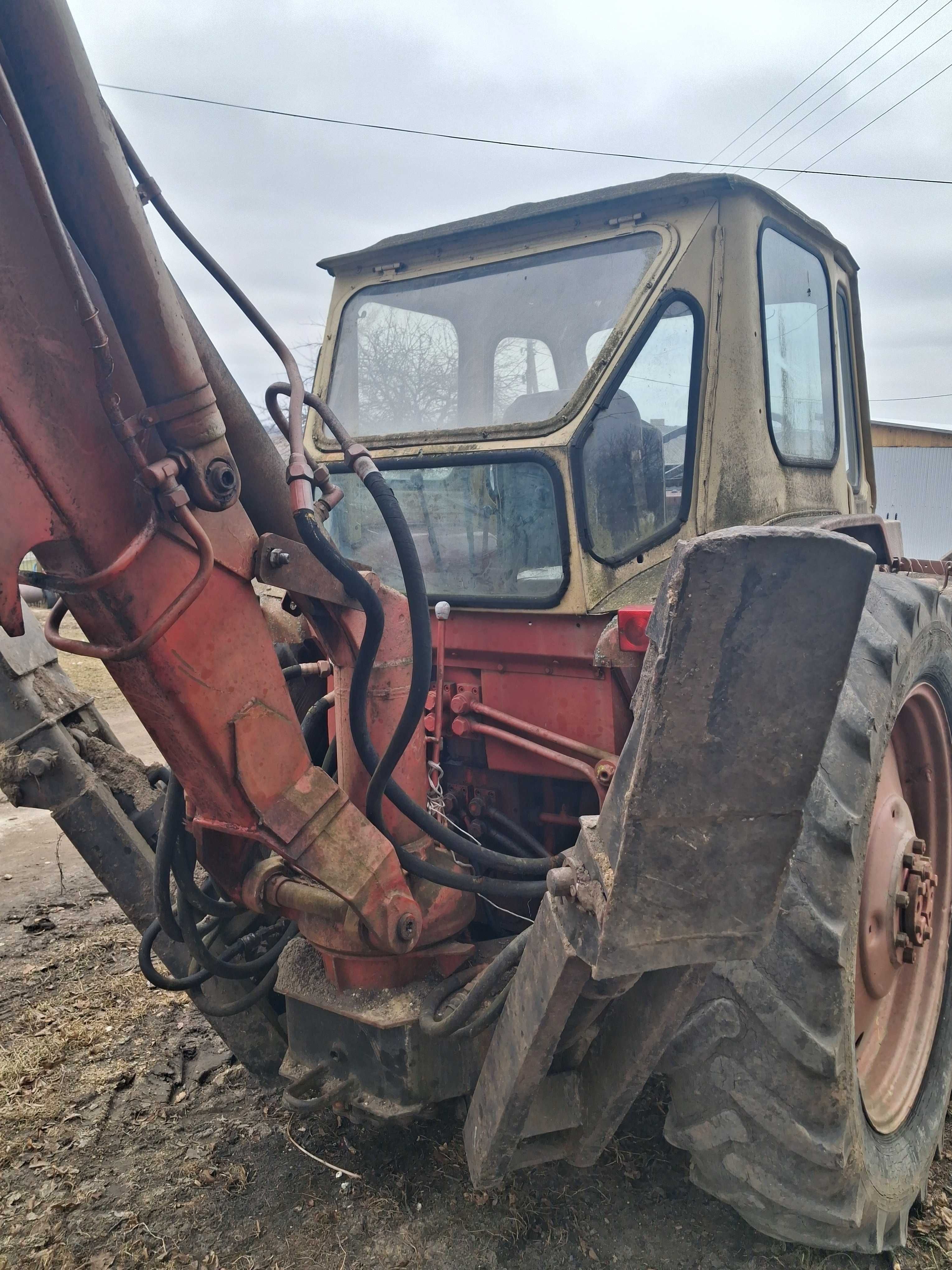 Трактор юмз ескаватор