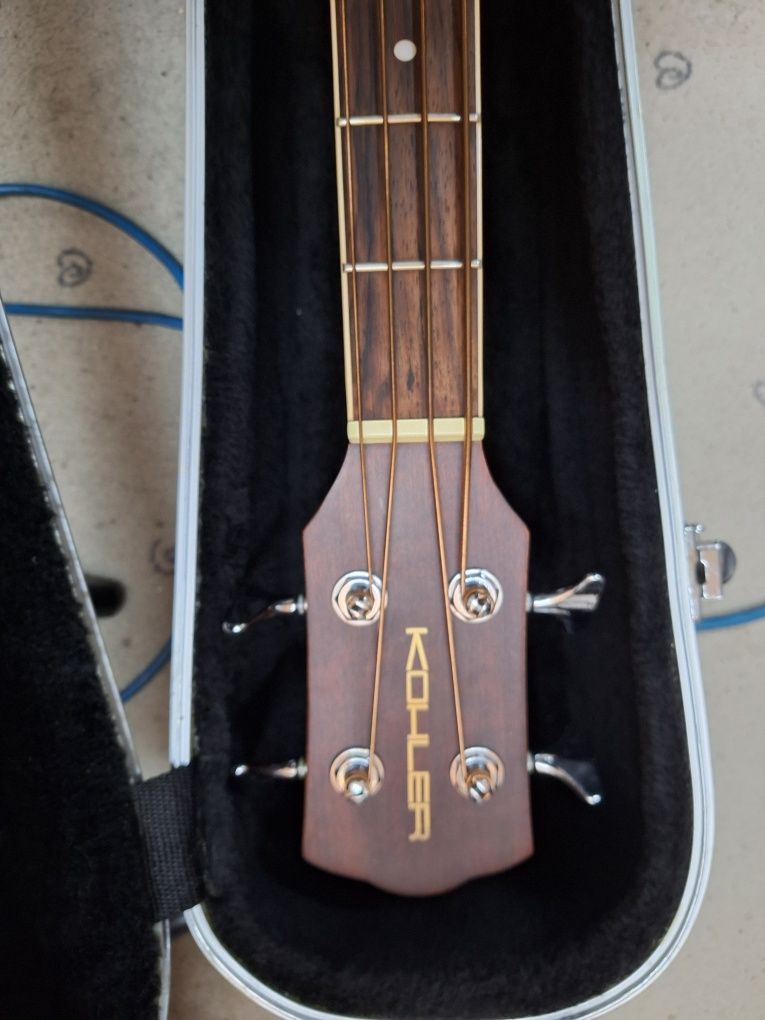Gitara basowa Kohler