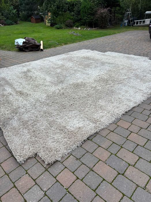 Wykładzina dywanowa typu shaggy