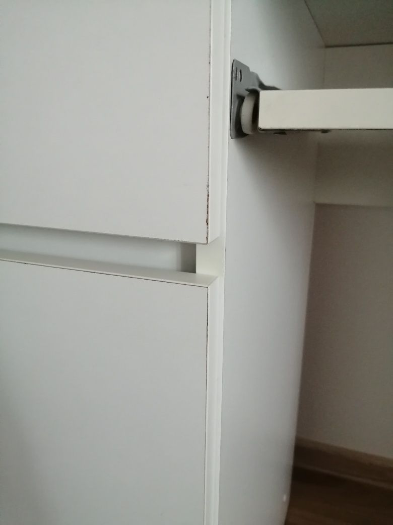Sprzedam białe biurko