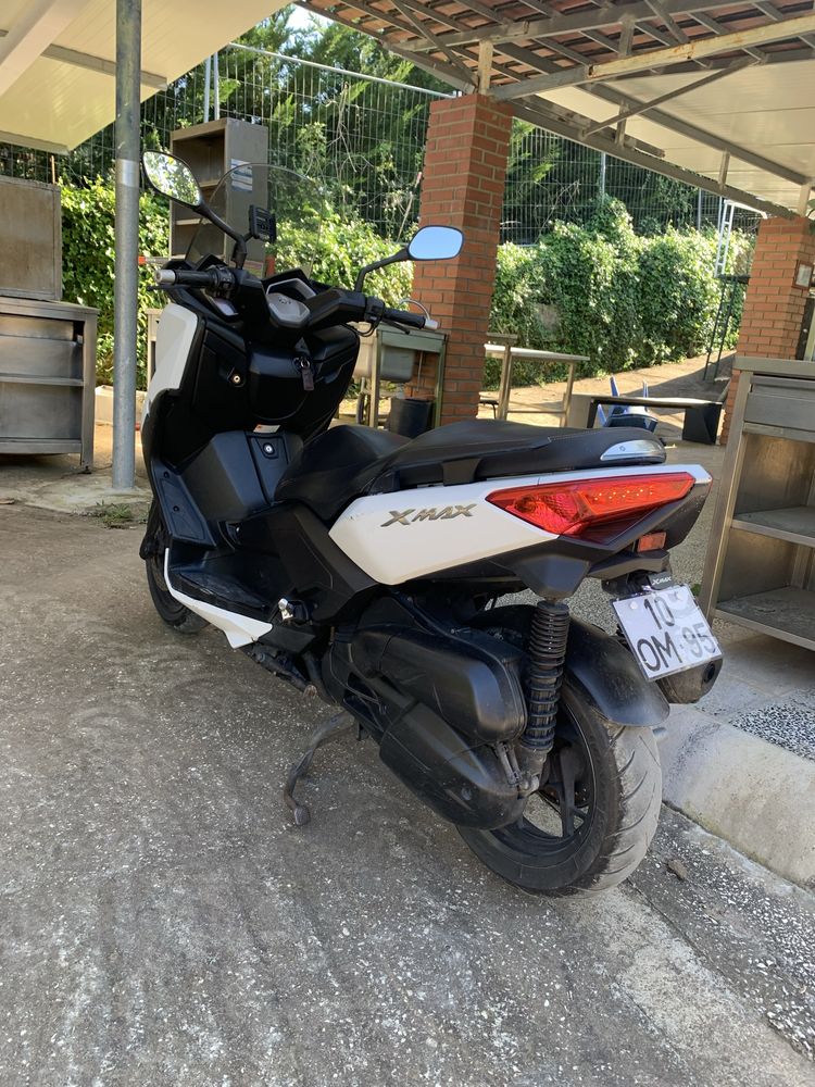 Yamaha X-max 125