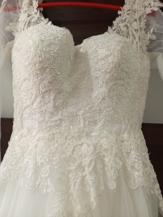 Продам весільну сукню з накидкою