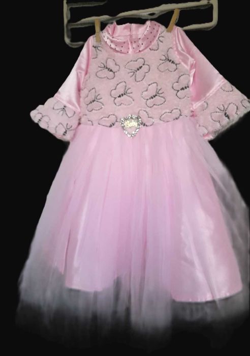 Дитяча ошатна рожева сукня, новорічне плаття вишивка паєтками, стрази