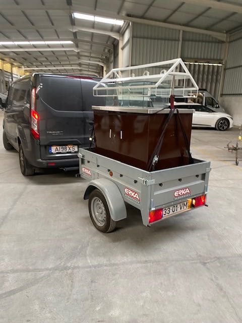 Carrinho móvel refrigerado com atrelado para transporte