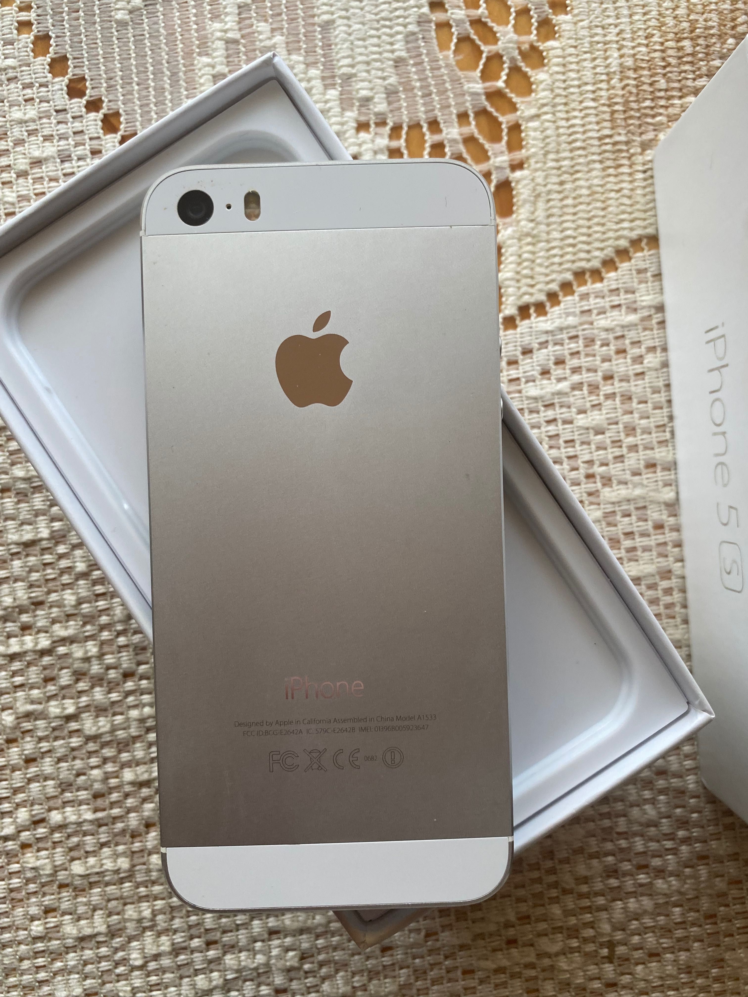 IPhone 5s, 16GB,  srebrny, stan idealny, nowe słuchawki