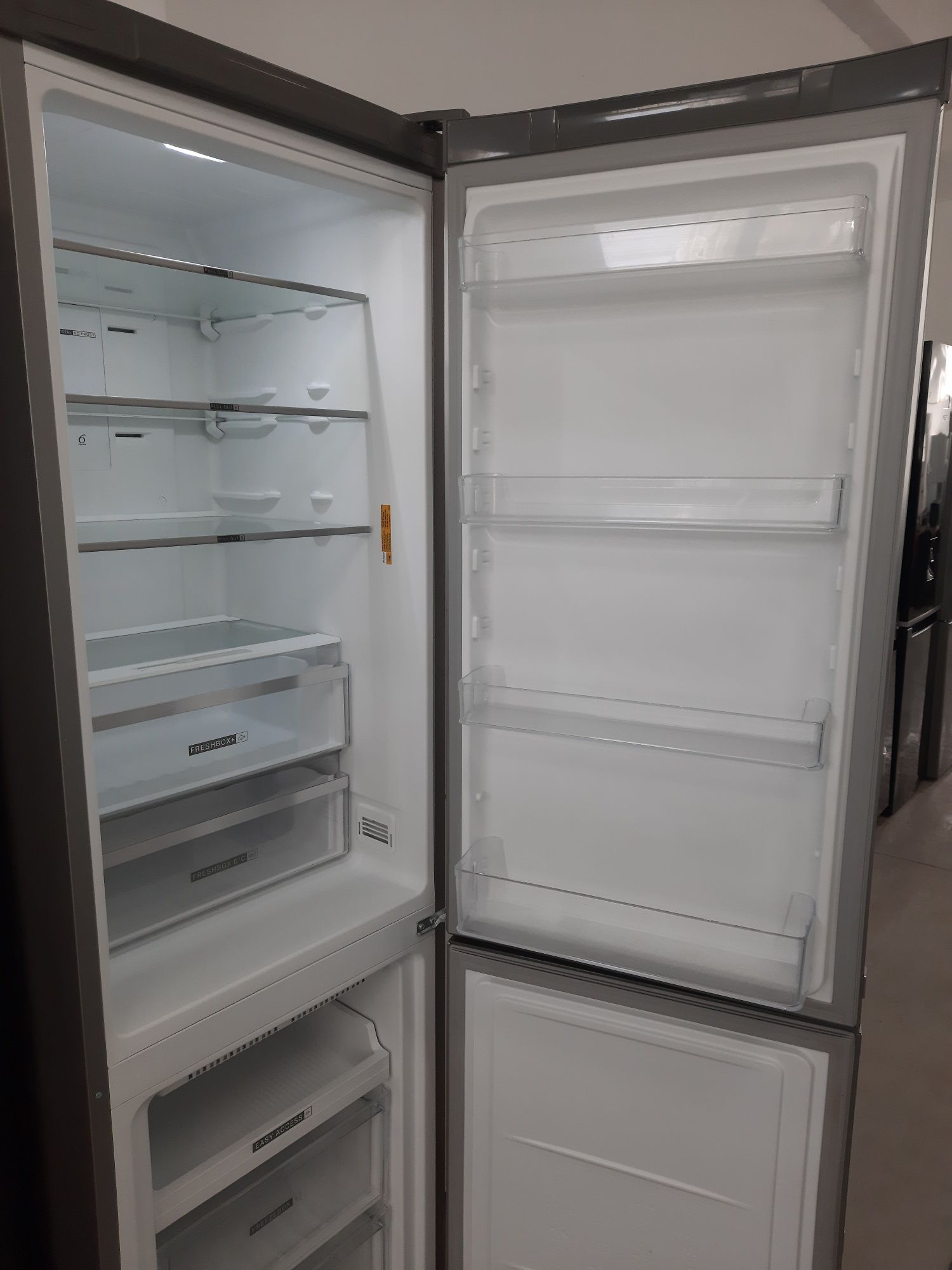 Холодильник Whirlpool 2m no frost