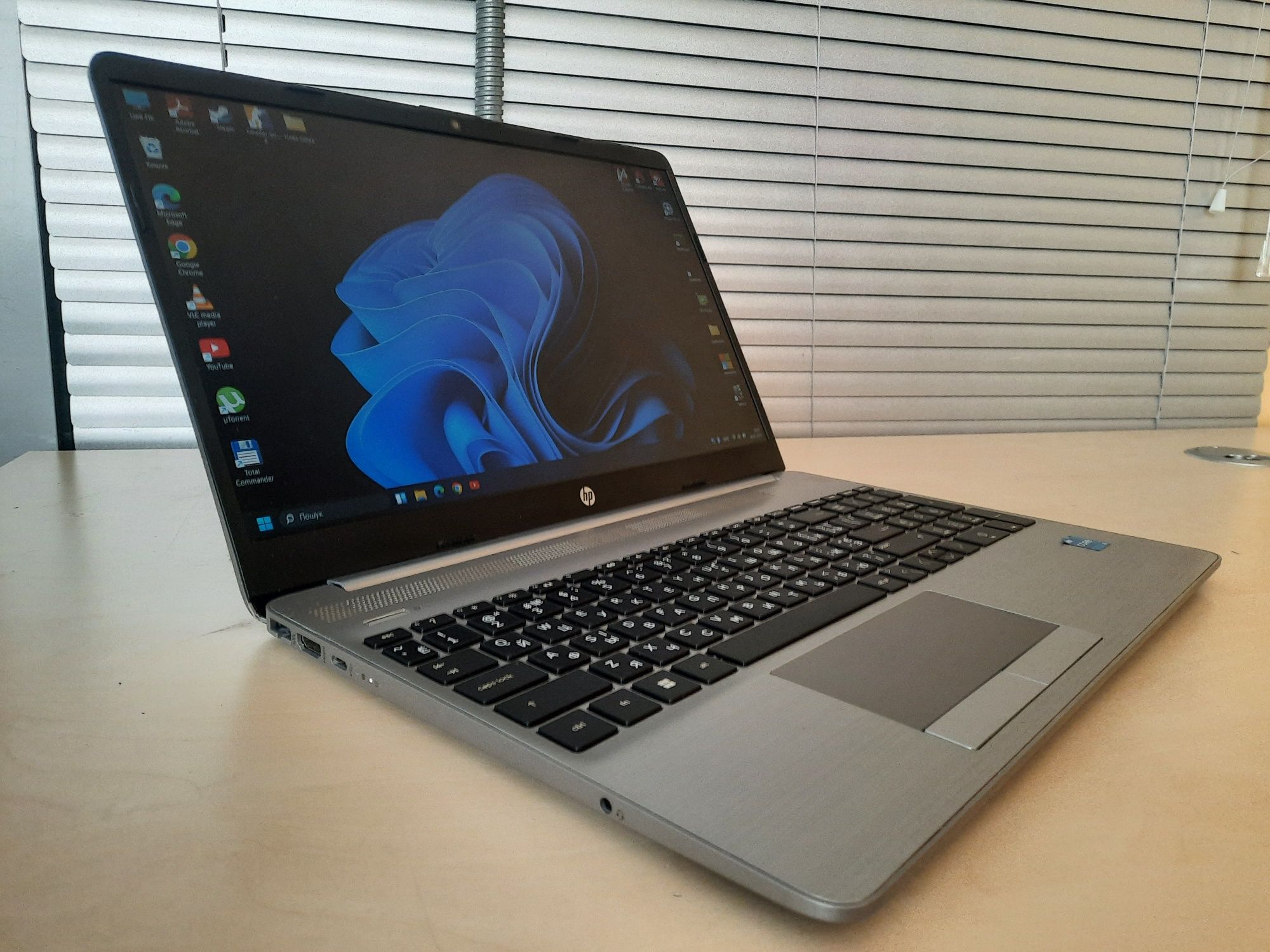 Ноутбук 15.6" HP 250 G8 i5-1135G7 RAM8GB SSD256