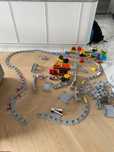 Duży zestaw lego duplo z torami i pociągami