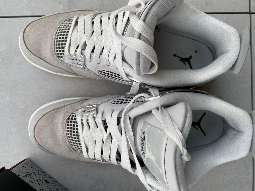 Jordan 4 frozen moments