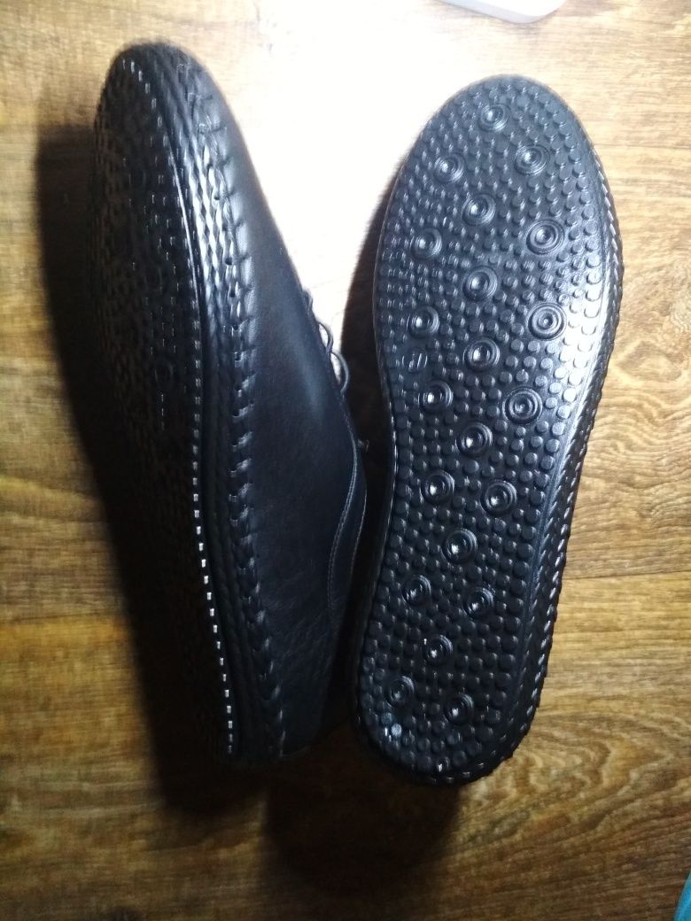 Мокасины, кеды, слипоны