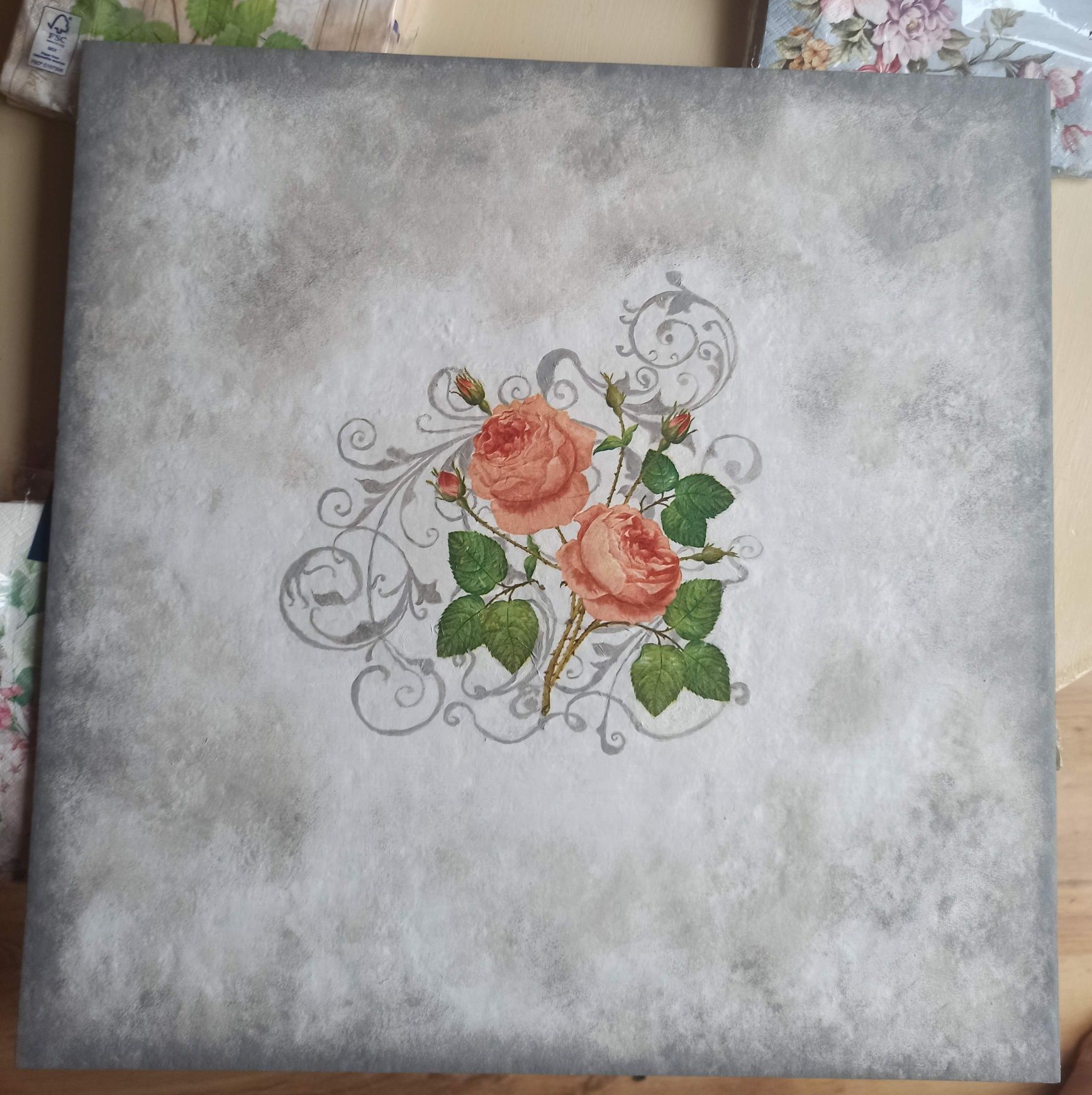 Dekor kwiaty róża shabby chic Prowansja płytka szara gresowa 45x45