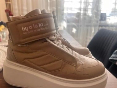 Buciki z firmy by o La La