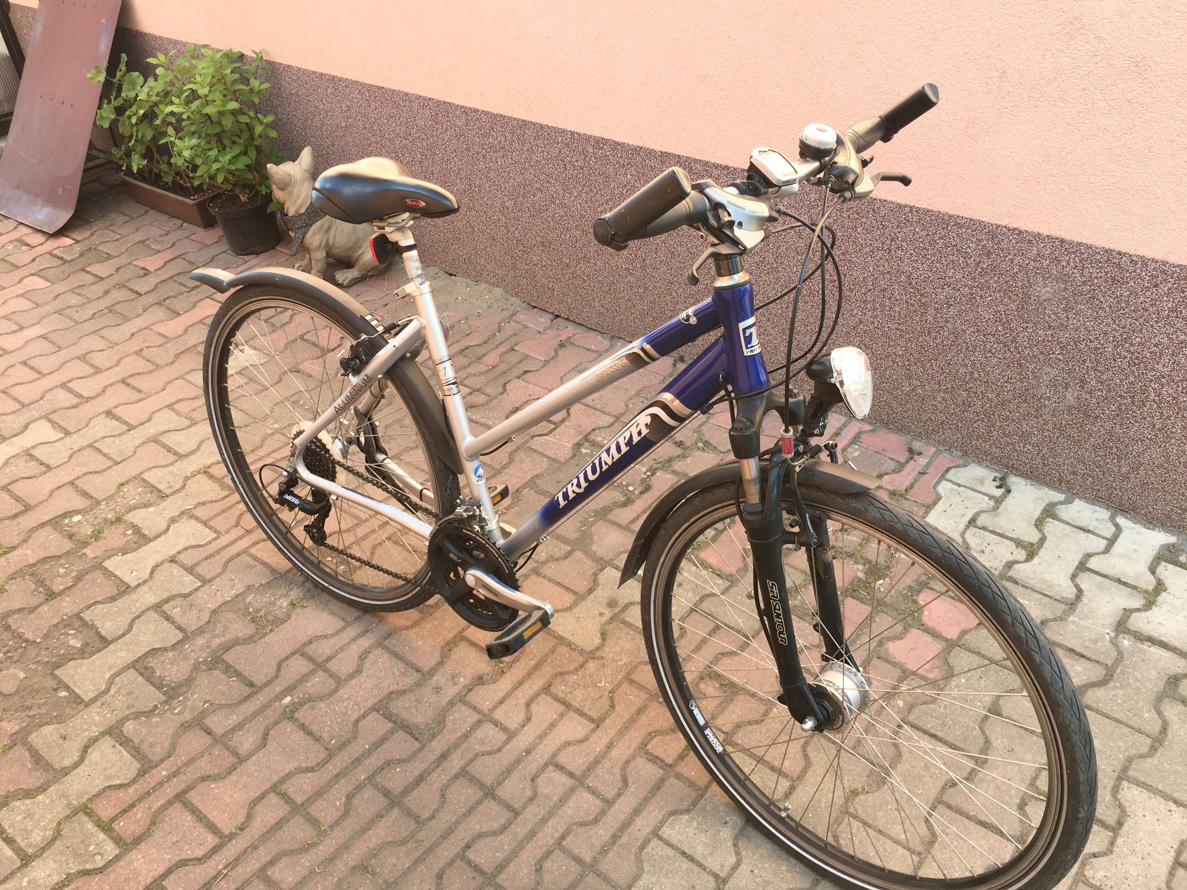 Damka Triumph Alu Rama Shimano Deore Koła 28c Amortyzator Dynamo