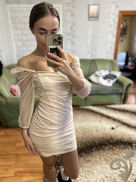 Сукня нарядна бежева