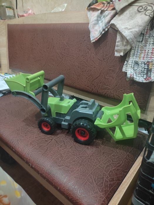 Трактор Lena Eco Active