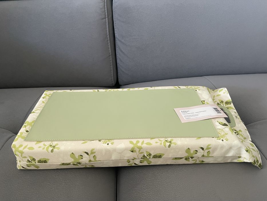 Ogrodowa/domowa podkładka pod kolana brytyjskiej marki Laura Ashley