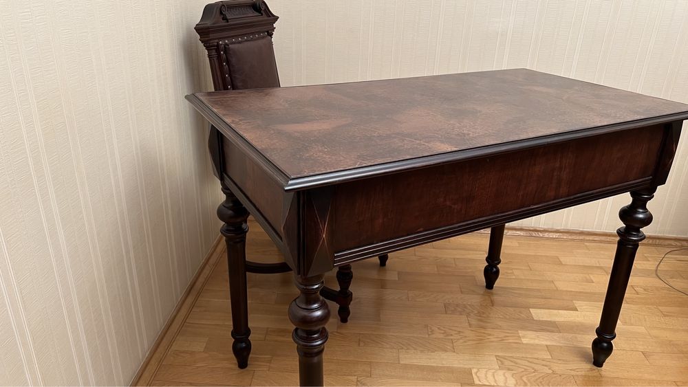 Антикварный комплект, стул и стол 19 век, натуральная кожа, дерево