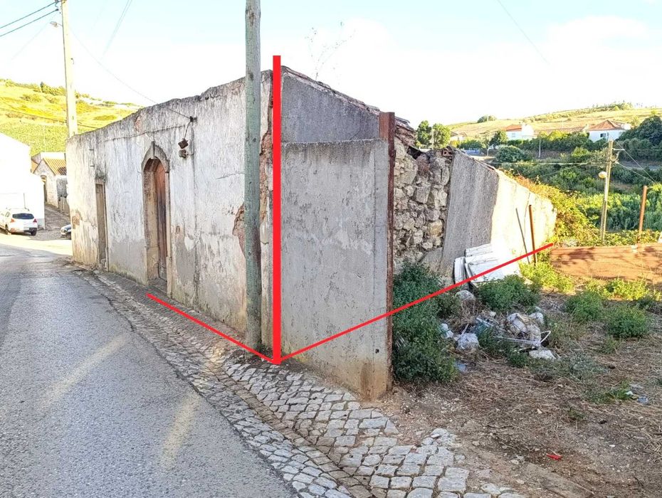 Moradia para reconstrução a 1h de Lisboa - Torres Vedras