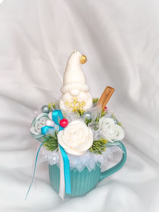 Świece sojowe w kubku, dekoracja świąteczna