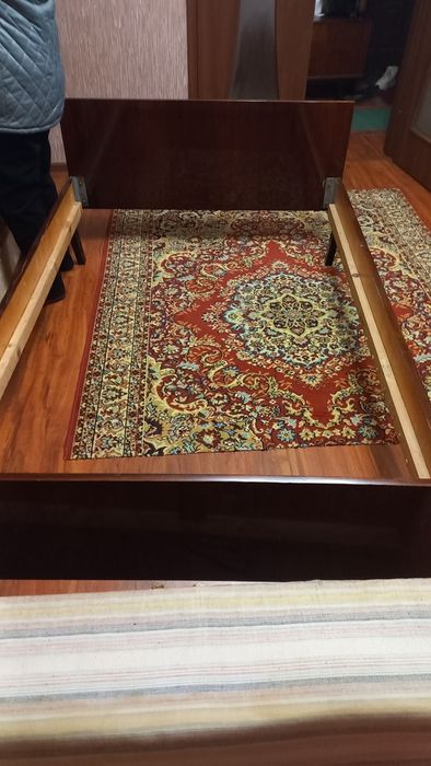 Ліжко з матрацом 1.2 × 1.9