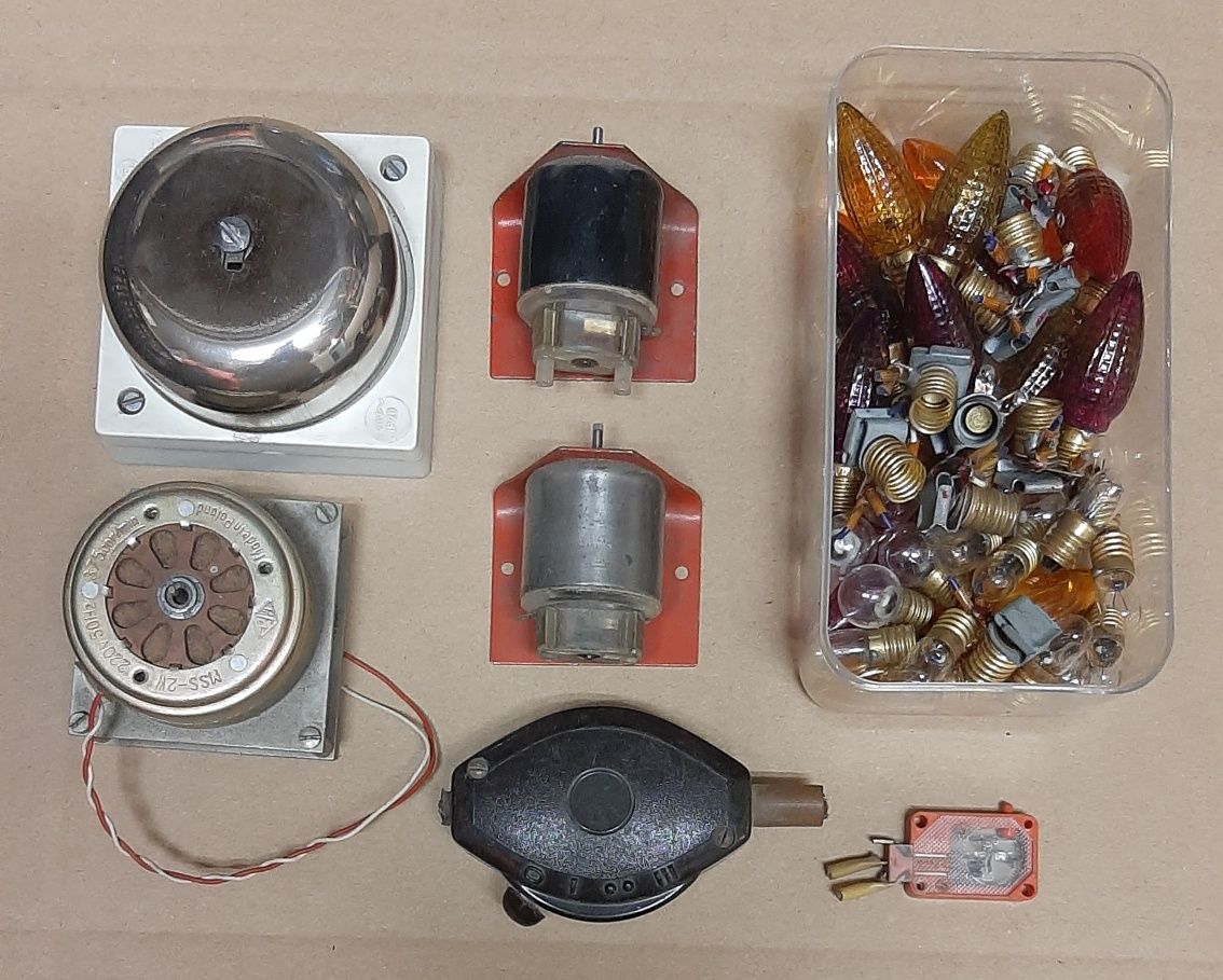 Osprzęt elektryczny 230V