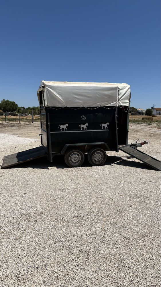 Roulote para cavalos