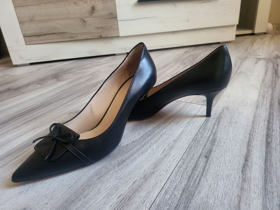 Шкіряні італійські  туфлі-човники бренду EVITA Pumps 'Giulia'. 41 Розм