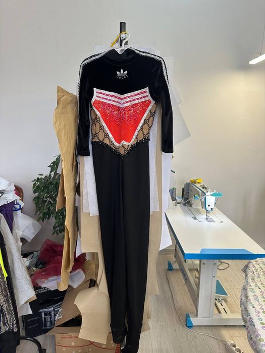 Танцювальні костюми на замовлення , карнавальні костюми, форма з лого