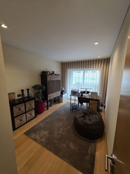 Apartamento T3 com terraço e box p 2 carros