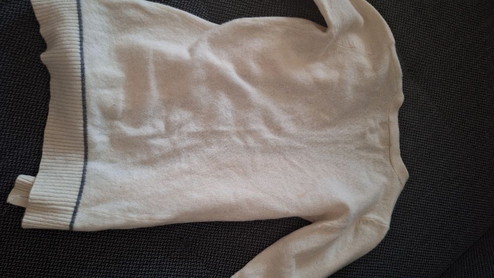 Sweterek B.J.Charles dla dziewczynki 134/140 Lanamerino ecru