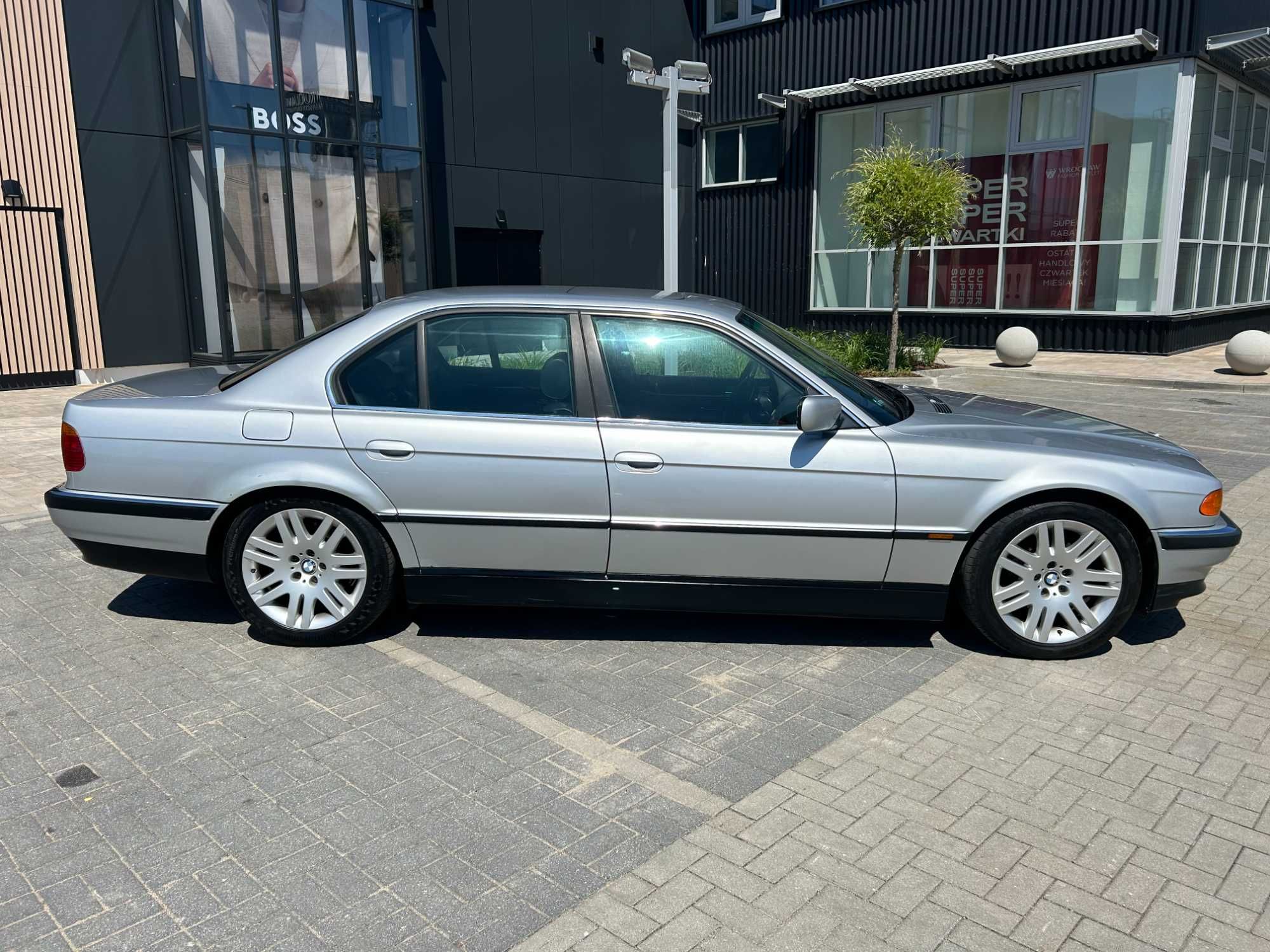 BMW 7 728 iA zadbana, bez wkładu, automat 1999 rok