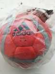 adidas magnetic grip rozm.3

model MAGNETIC GRIP

firmy ADIDAS