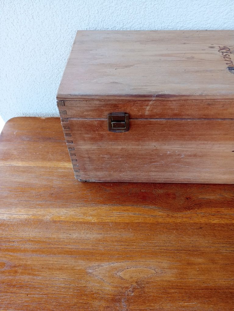 Stara skrzynka na wino