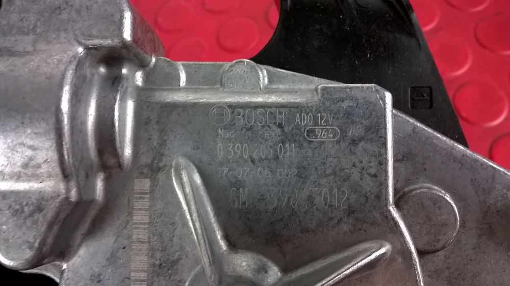 Motor Limpa Vidros Trás - 39045012 / 0390205011 - OPEL CORSA E (X15)