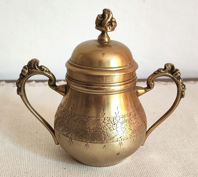 Posrebrzana cukiernica (plater na mosiądzu) syg. "S.K. INDIA C-454"