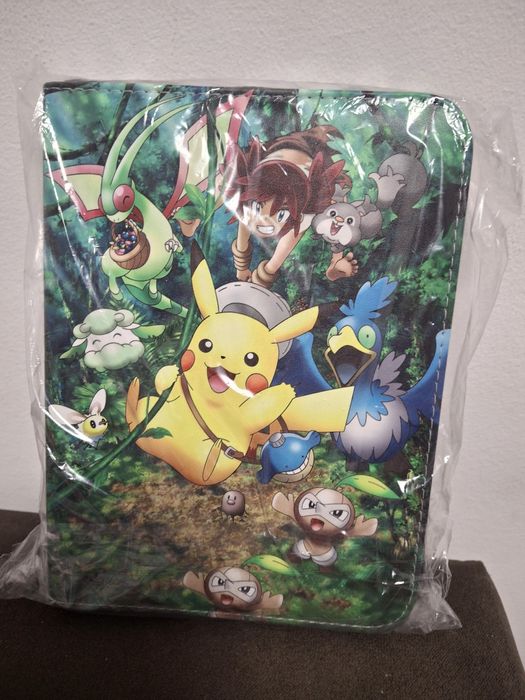 Skórzany album plus 200 kart pokemon