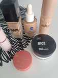 Kosmetyki podkłady róże bronzer