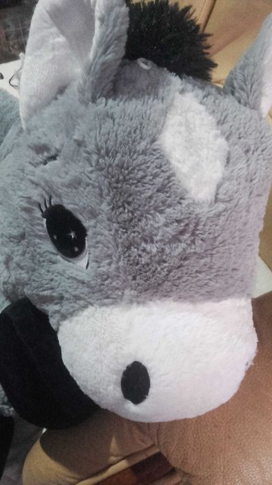 Boneco em peluche muito grande