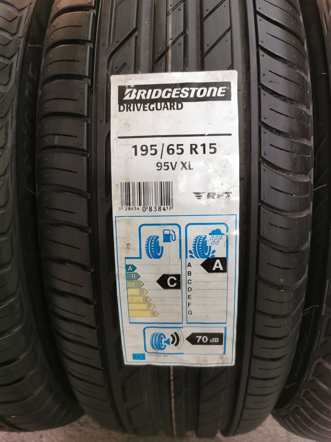 SUPER OKAZJA Komplet opon 195/65R15 95V Bridgestone DriveGuard RFT