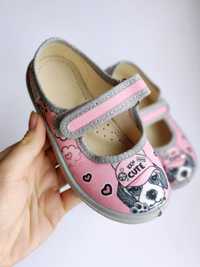 Дитячі текстильні туфлі для дівчинки