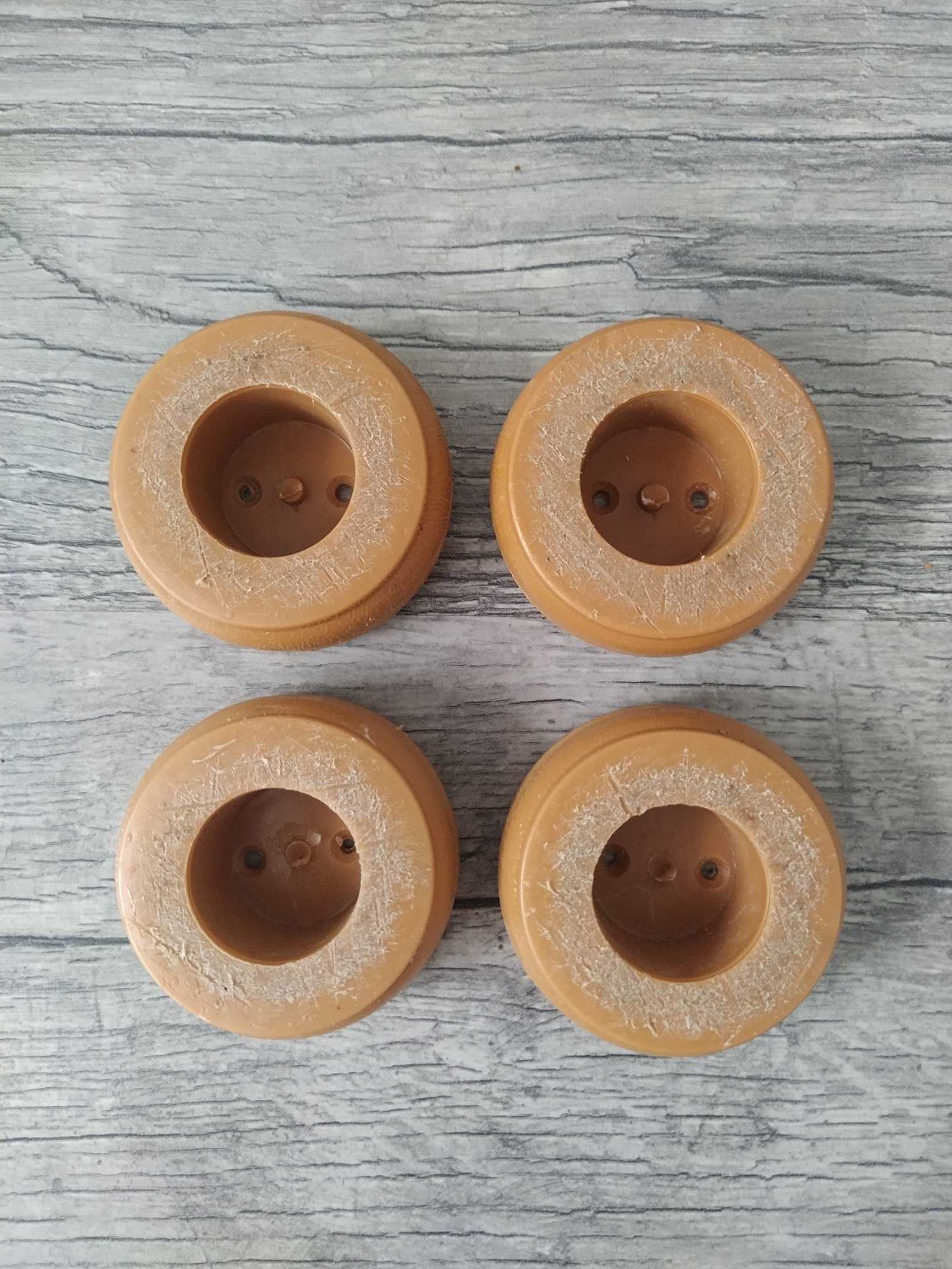 Noga stopka meblowa okrągła plastikowa brązowa x 4szt. 7,5cm 3cm