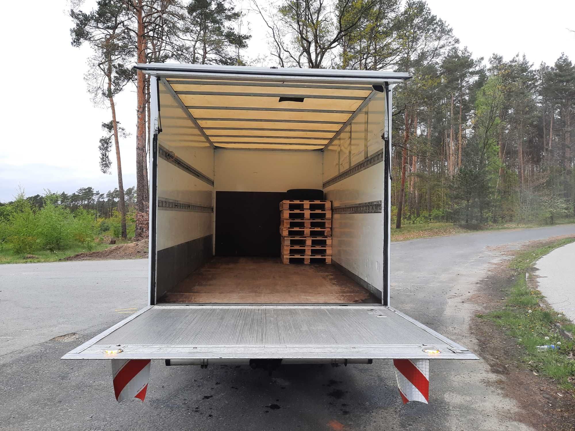 Usługi Transportowe, Samochód z Windą