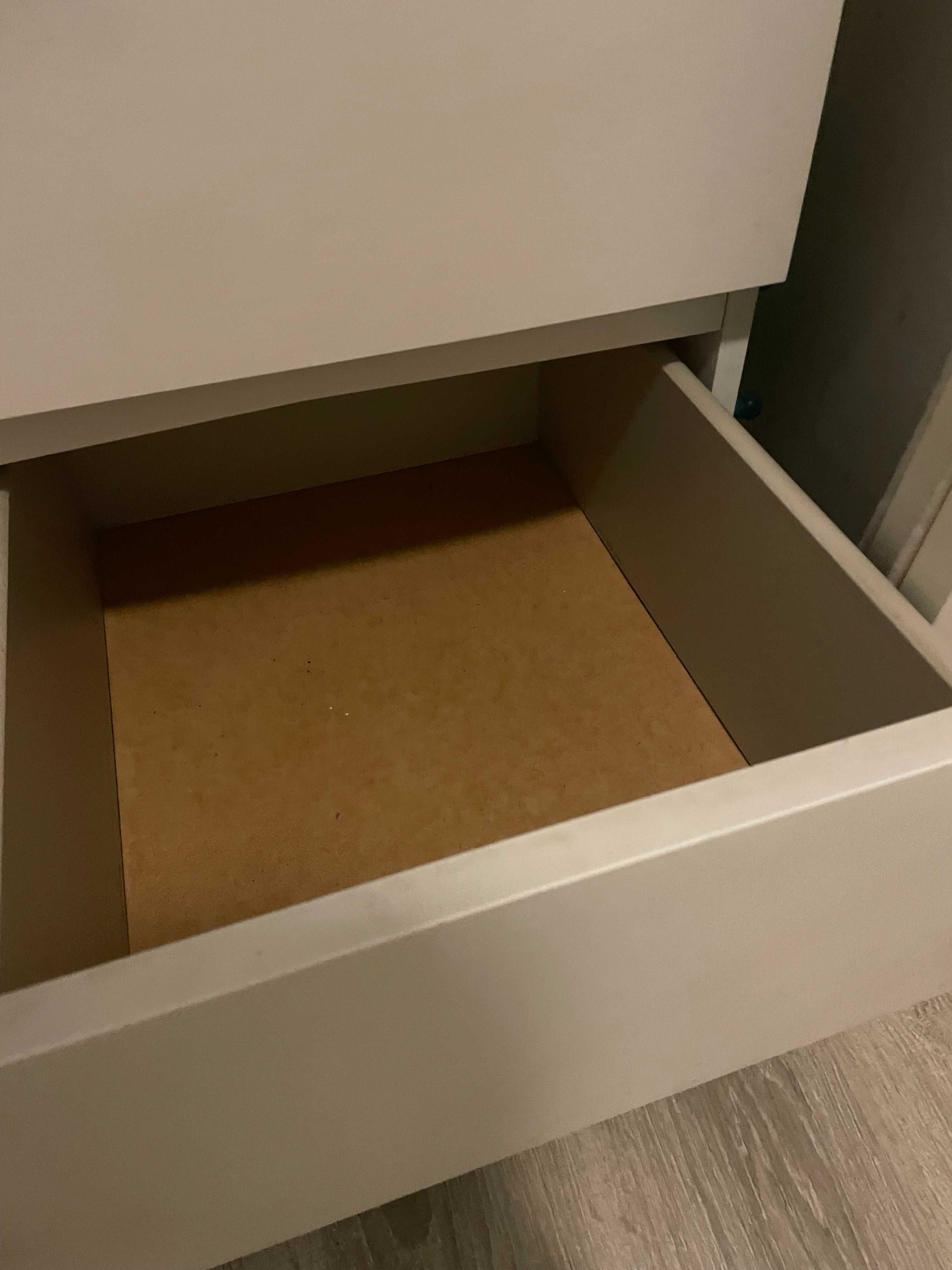 Mesas de cabeceira IKEA MALM
